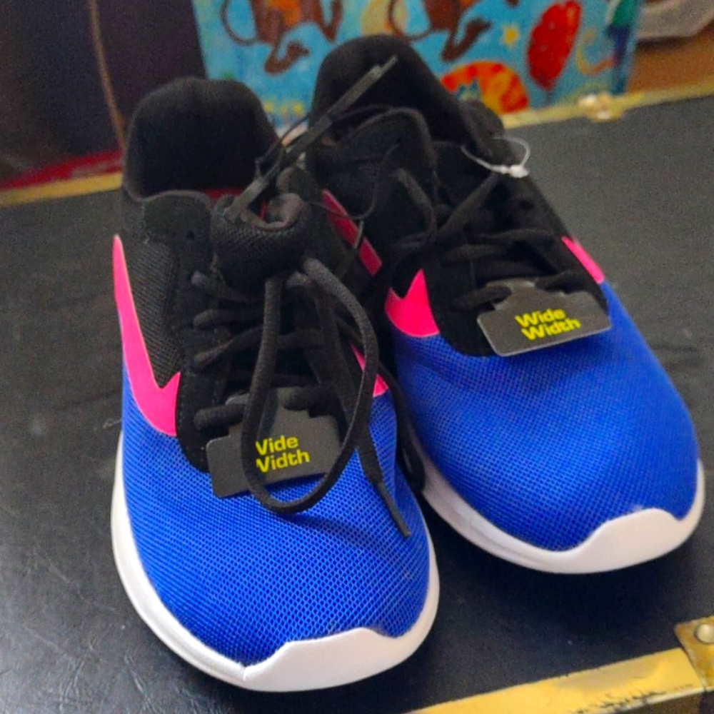 Brand new tennis shoes